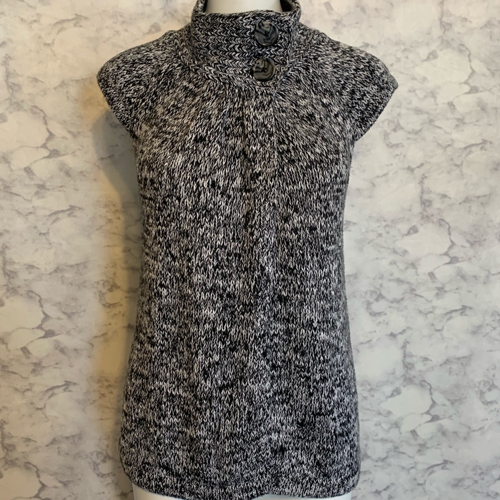 August Silk Black White No Sleeve Open Cardigan